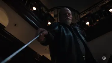 L'arme fatale : S2 E22 - Au nom du père