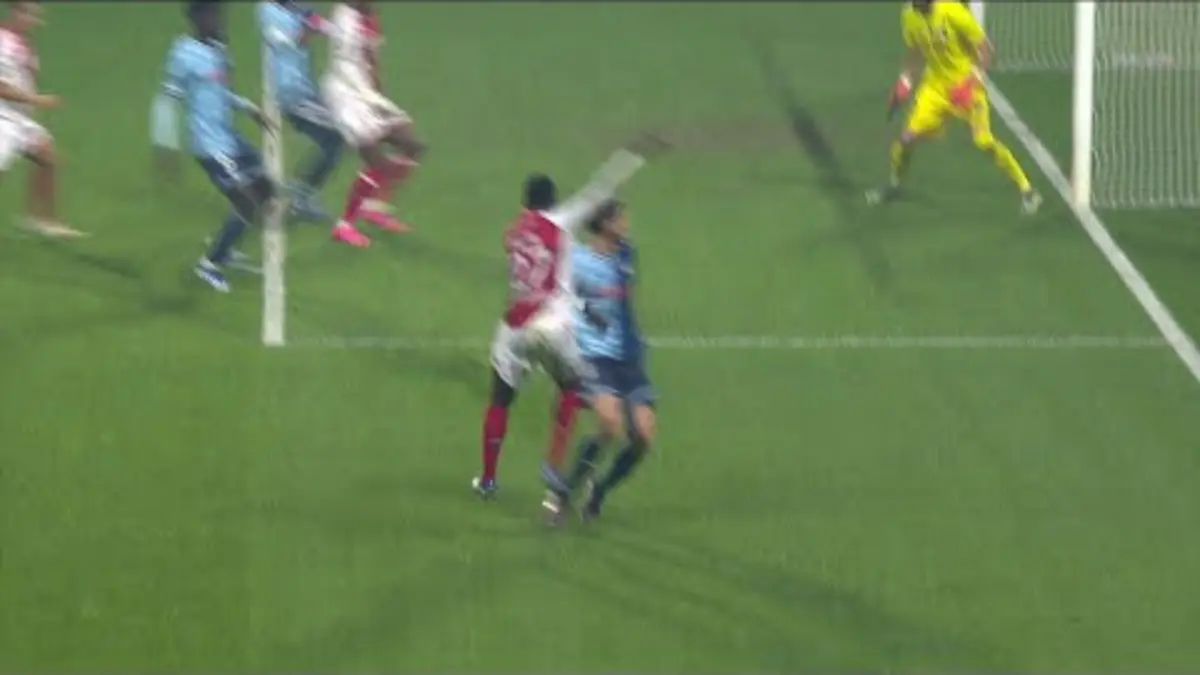 replay de L'arrêt réflexe magnifique d'Arthur Desmas !