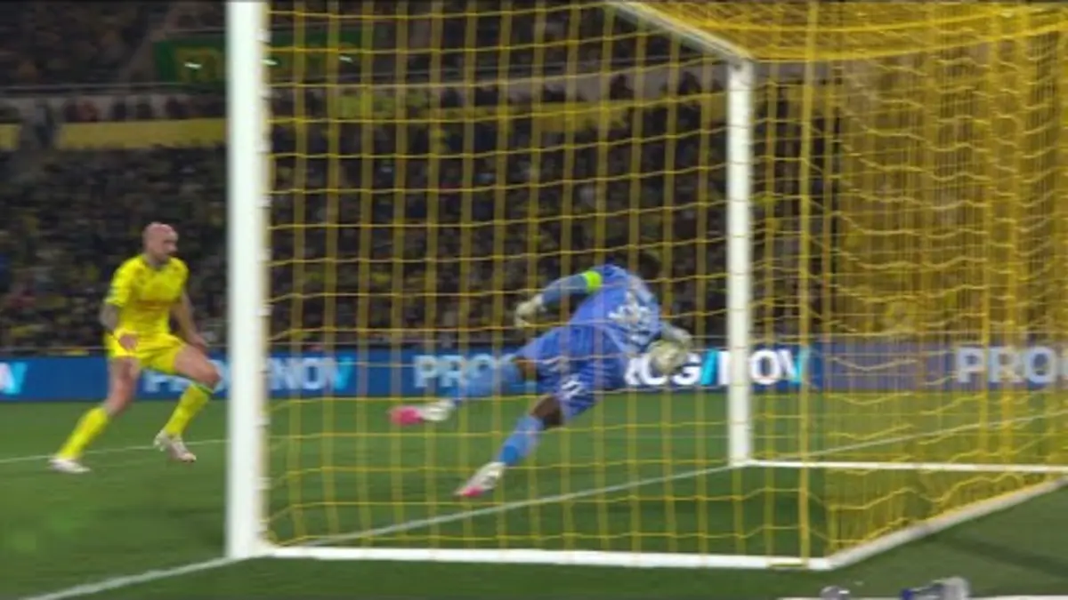 replay de L'arrêt sensationnel de Brice Samba !