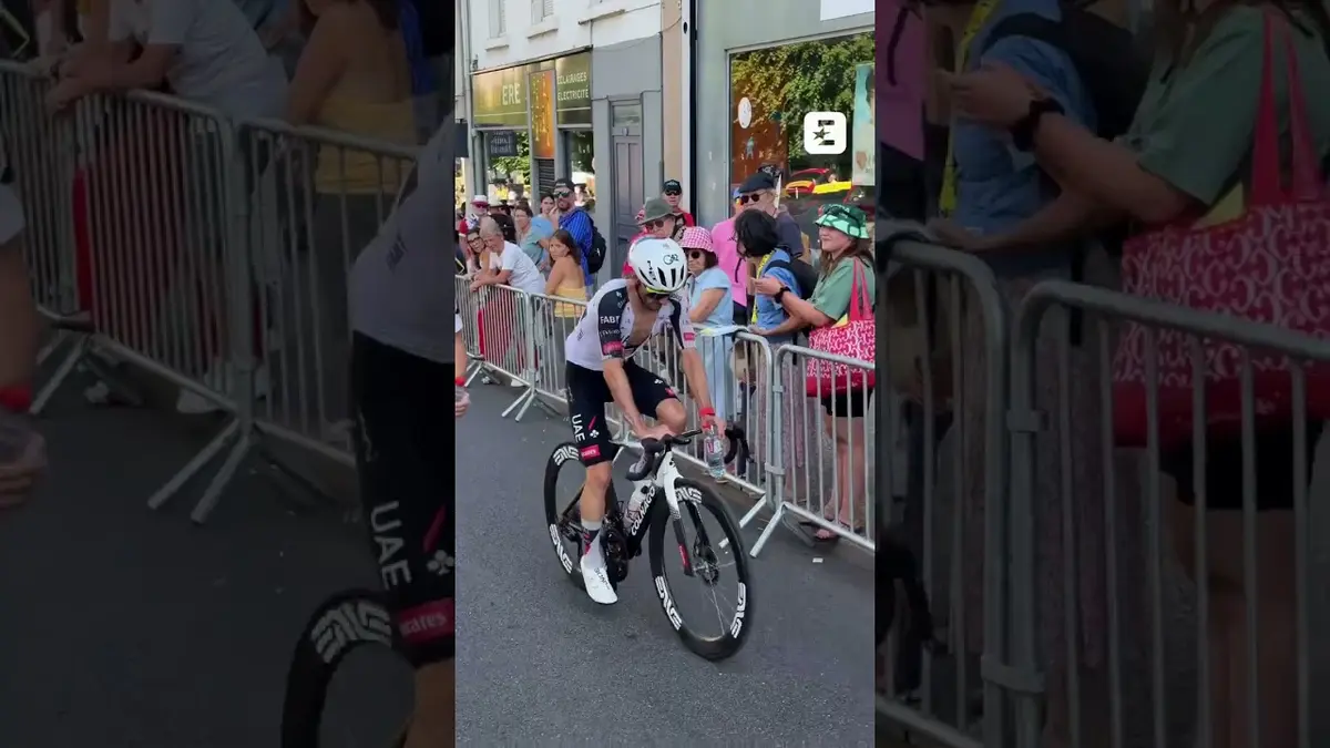 🤒 L'arrivée d'Adam Yates, malade, plus de 26…