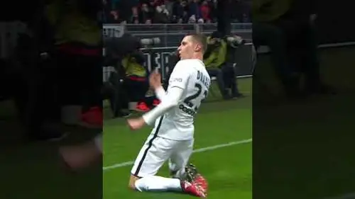 replay de L'enroulé parfaite de Julian Draxler ?