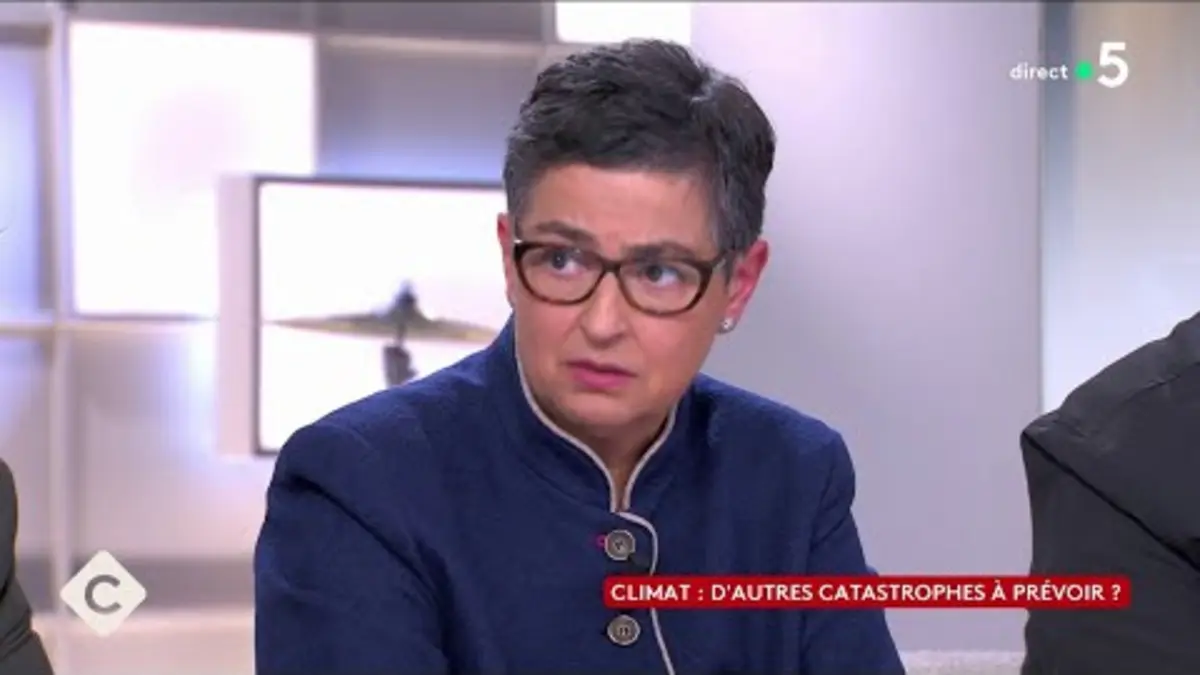 replay de L’Espagne compte ses morts - C à vous - 31/10/2024