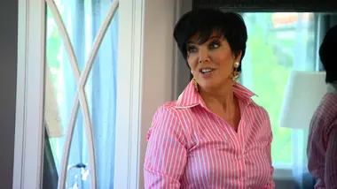 L'incroyable famille Kardashian : S7 E11 - Ménage à trois