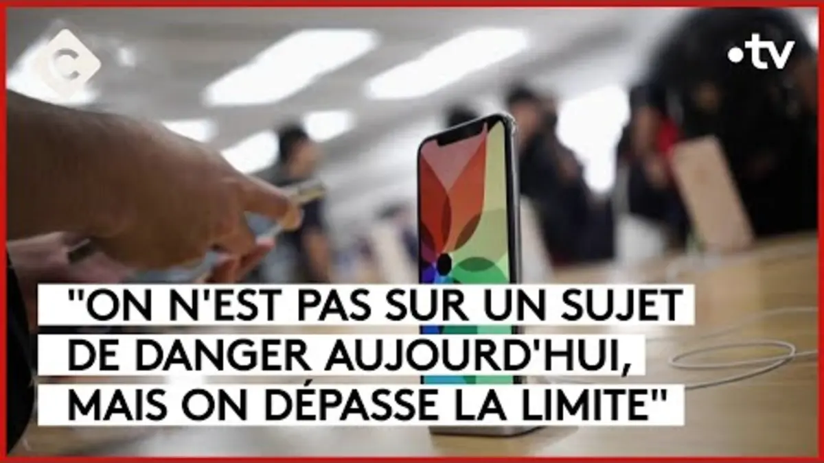 replay de L’iPhone 12 retiré des ventes jusqu’à nouvel ordre en France - La Story - C à Vous - 13/09/2023