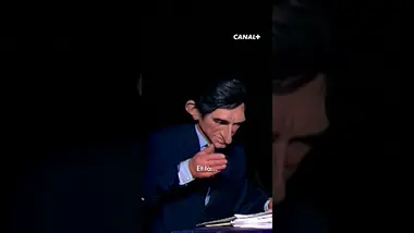 La chasse aux arrêts maladies est lancée ! 👀 - #Humour #LesGuignols #Shorts