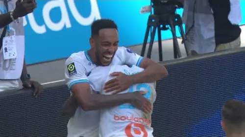 replay de La connexion Aubameyang-Sarr fait des miracles