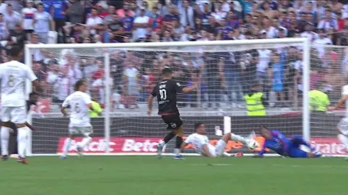 replay de La double parade de grande classe d'Anthony Lopes