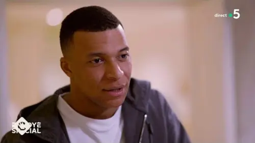 replay de La face cachée de Kylian Mbappé - C à Vous - 18/01/2024