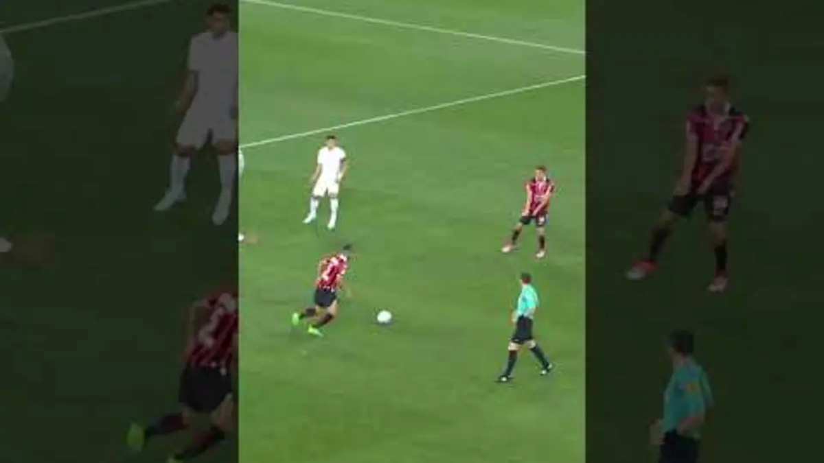 replay de La lucarne imparable ?​ #football #ligue1 #soccer #sport #ligue1mcdonalds #psg #footballshorts