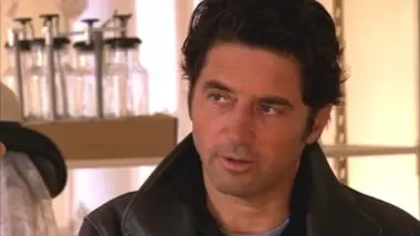 La main blanche - S01 E01