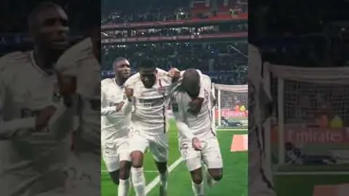 replay de La malice d'Alexandre Lacazette pour ouvrir le score ?