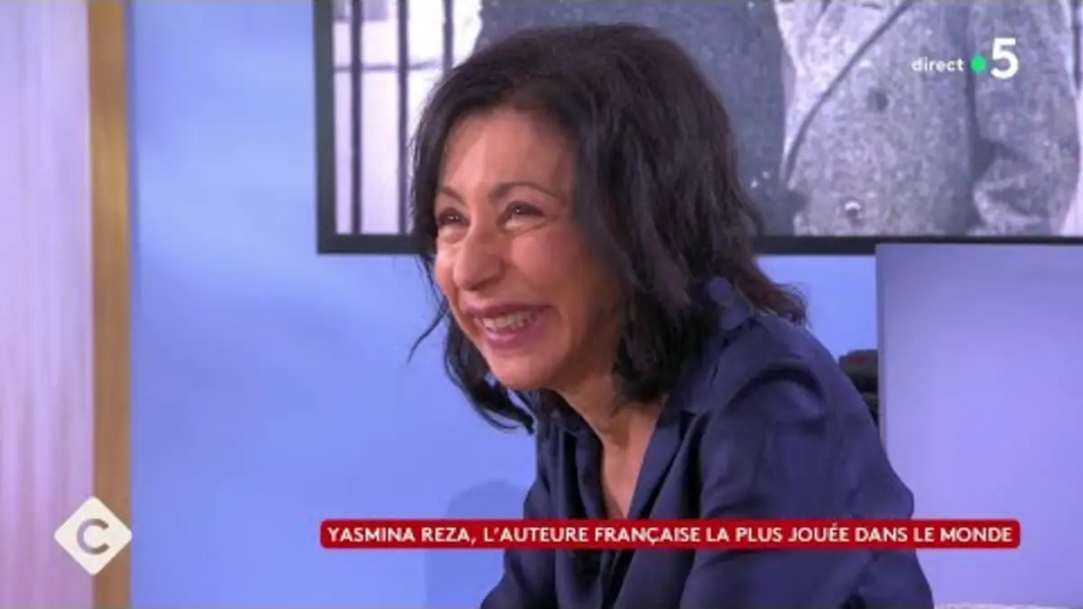 replay de La nouvelle pièce drôlement grave de Yasmina Reza - C à Vous - 20/03/2024