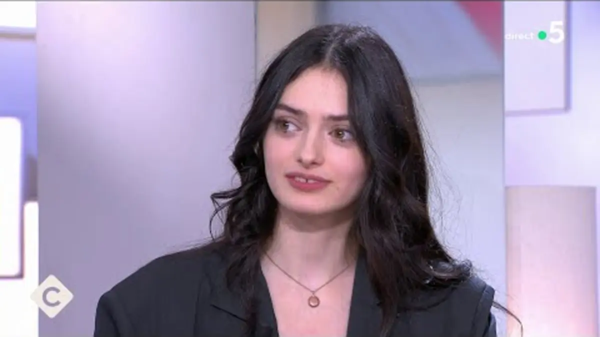 replay de La poésie féroce de Solann - C à Vous