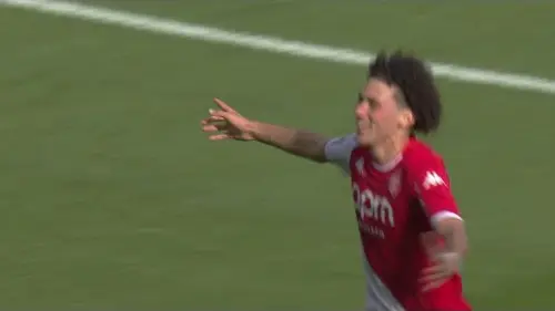 replay de La précision de Maghnes Akliouche sur ce tir imparable ! ?