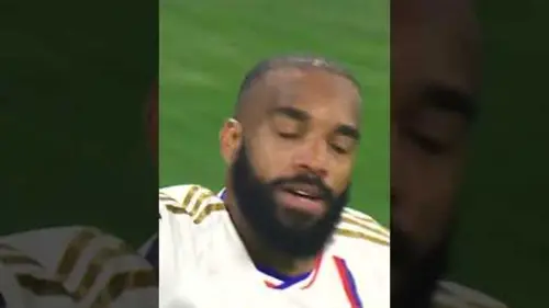 replay de La reprise puissante de Lacazette ?