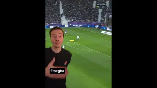 replay de La révérence pour Emegha 😂 #football #ligue1 #foot #ligue1mcdonalds #soccer #footballshorts #sports