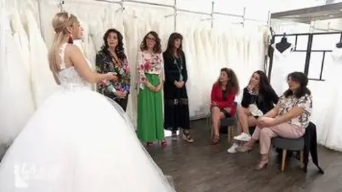 La robe de ma vie S03E36 Tania et Amandine