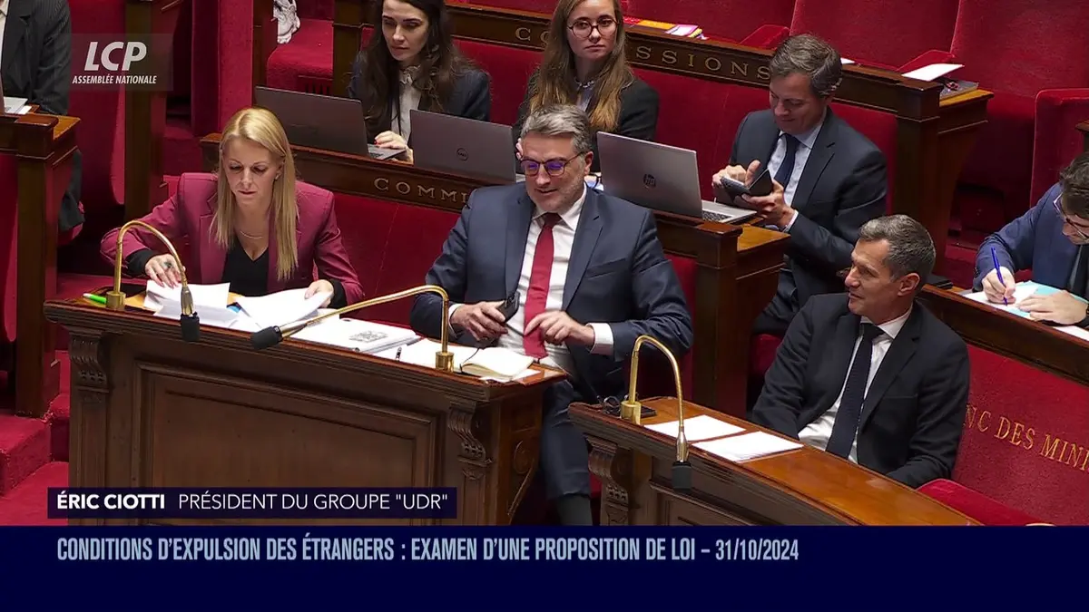 replay de La séance est ouverte ! - Assouplir les conditions d'expulsion des étrangers : examen d'une proposition de loi - 31/10/2024