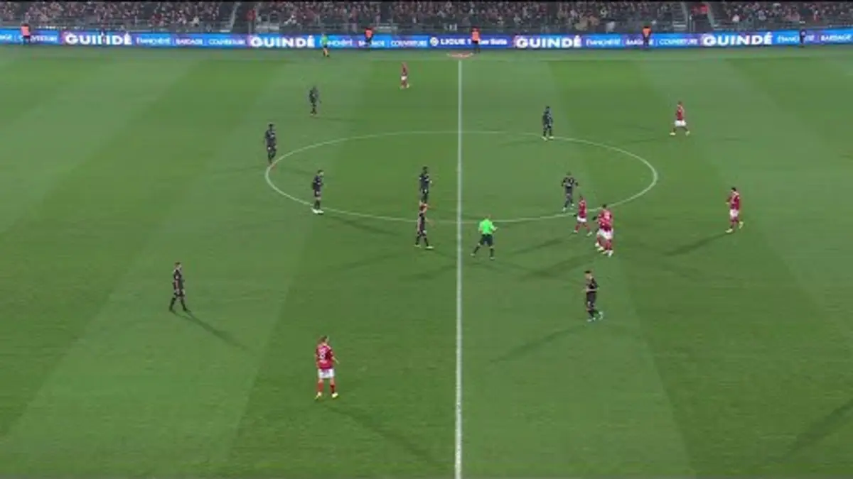 replay de La superbe action collective brestoise conclue par Kamory Doumbia