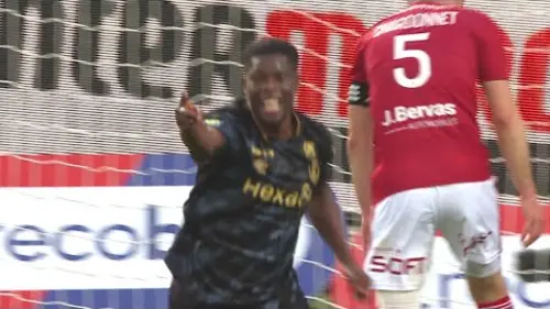 replay de La tête plongeante magnifique de Marshall Munetsi !