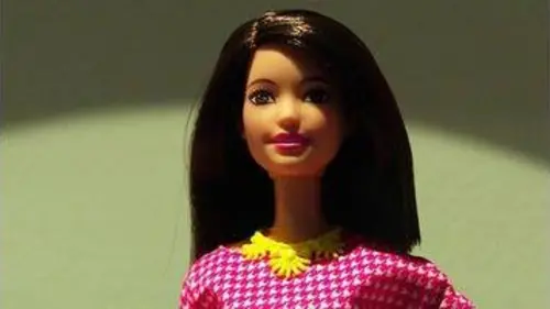 replay de Le 1945 : Expo : Barbie entre au musée