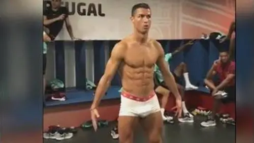 replay de Le 1945 : Portugal : Ronaldo : classe mannequin
