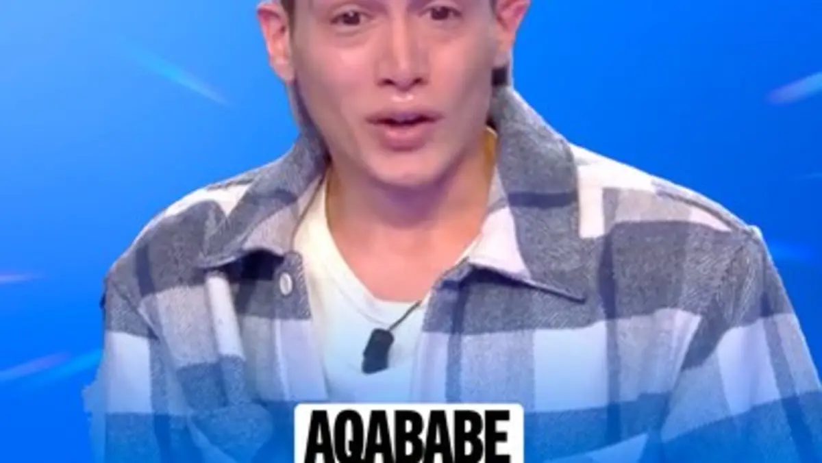 replay de Le blogueur Aqababe, victime d'une violente agression, fond en larmes dans TPMP