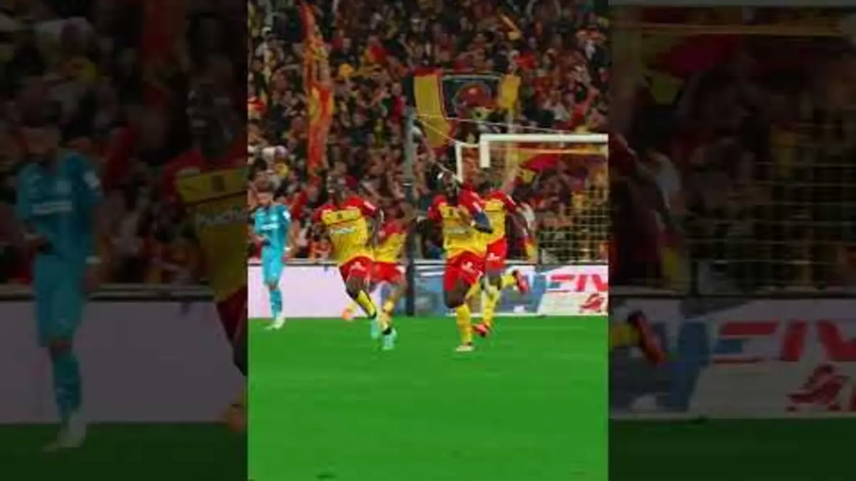 replay de Le boulet de canon de Seko Fofana ☄️ #football #ligue1 #ligue1mcdonalds #rclens #soccer #om
