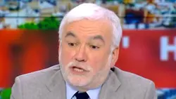 "Le budget ? C’est le bal des faux-culs !" (Pascal Praud)