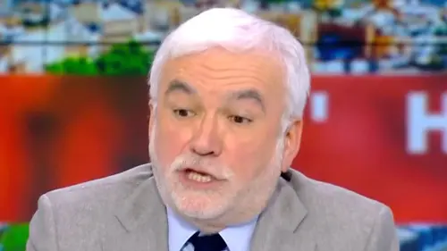 replay de "Le budget ? C’est le bal des faux-culs !" (Pascal Praud)