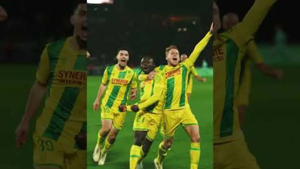 replay de Le but tout en douceur de Moses Simon ! #Ligue1 #FCNantes #Foot #Nigeria #Football #Nantes #Derby
