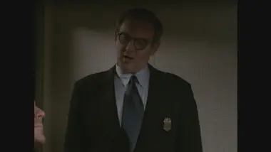 Le caméléon : S2 E13 - Travail d'artiste