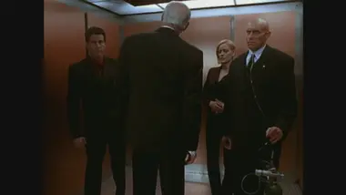 Le caméléon : S3 E20 - Projet Alpha