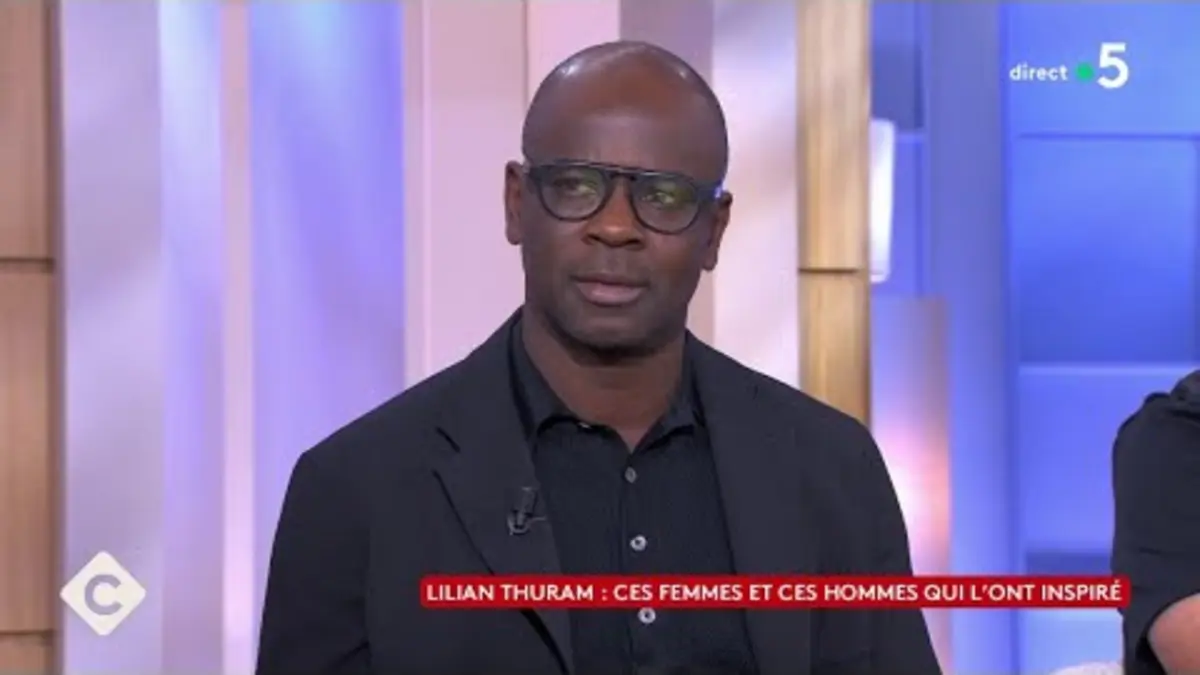 replay de Le carton rouge de Lilian Thuram contre le racisme - C à Vous - 17/10/2023