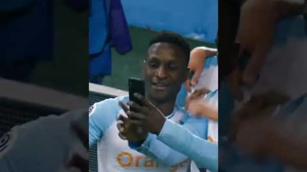replay de Le célébration selfie de Balotelli ?