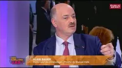 Le changement de pied du gouvernement sur Calais, analyse d'Alain Bauer