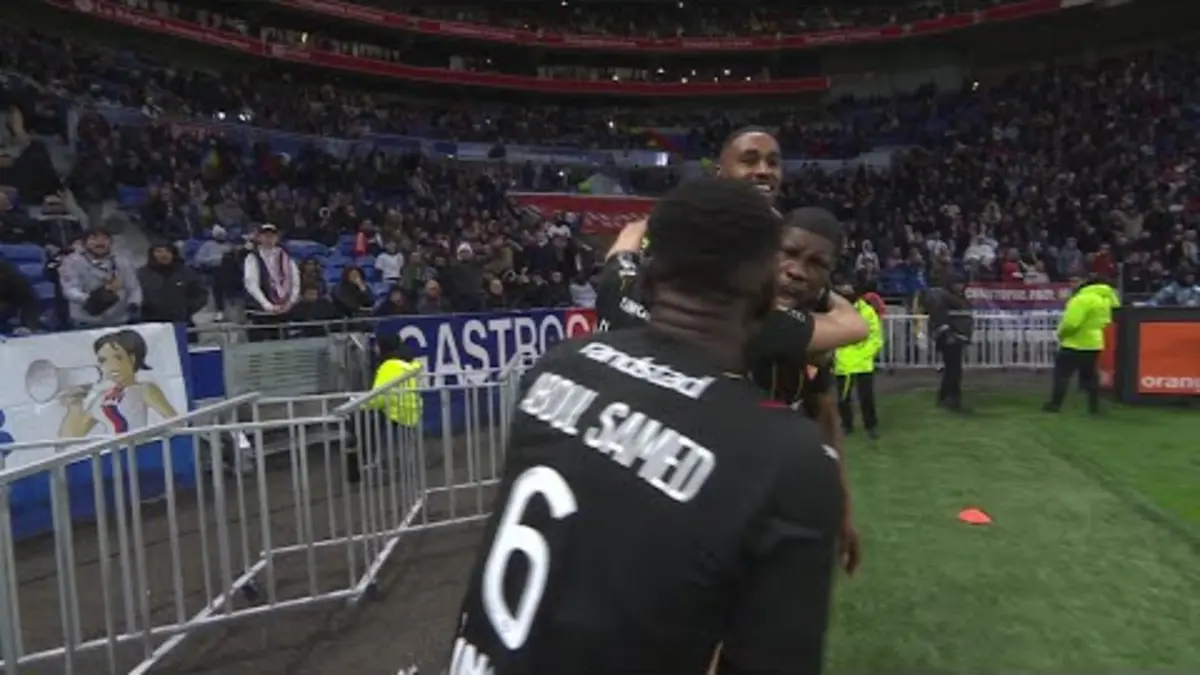 replay de Le coup de tête rageur de Kevin Danso !