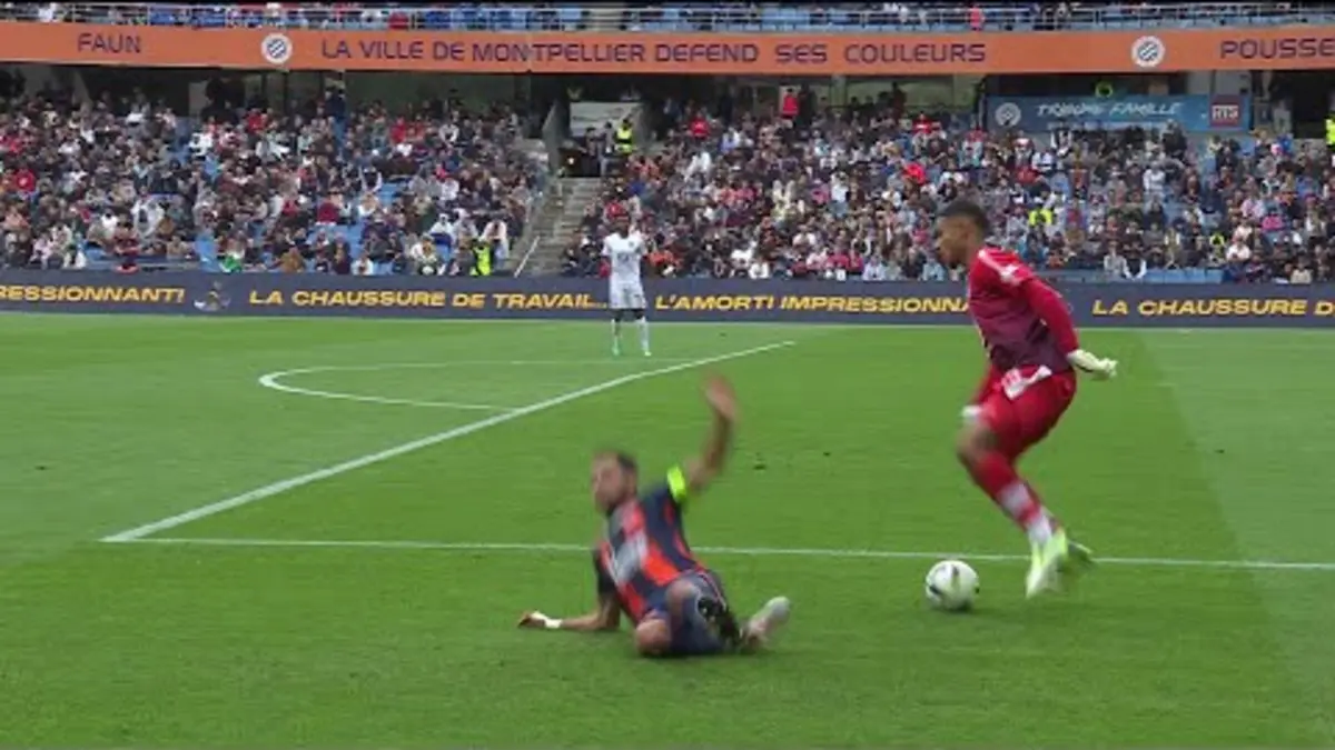 replay de Le dribble tout en sérénité de Guillaume Restes sur Téji Savanier !