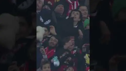 replay de Le lancer de peluches des supporters lillois ?