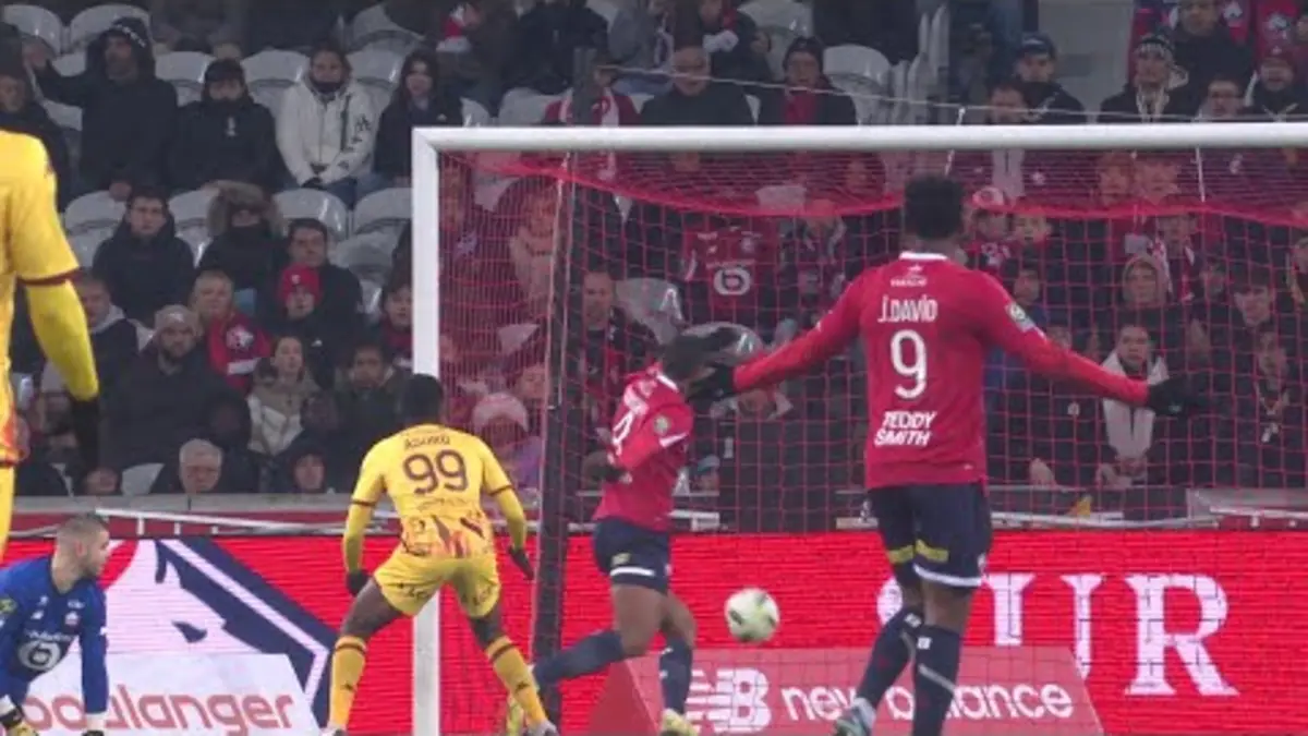 replay de Le magnifique sauvetage d'Alexsandro sur sa ligne !