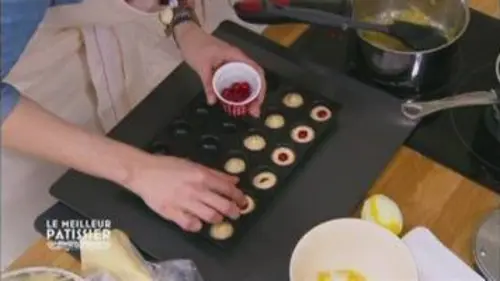 replay de Le meilleur pâtissier : Agathe rend hommage à ses parents avec sa recette !