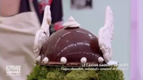 replay de Le meilleur pâtissier : Le casque gaulois de Laurie est hyper gourmand