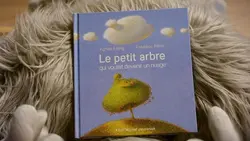 Le petit arbre qui voulait devenir un nuage