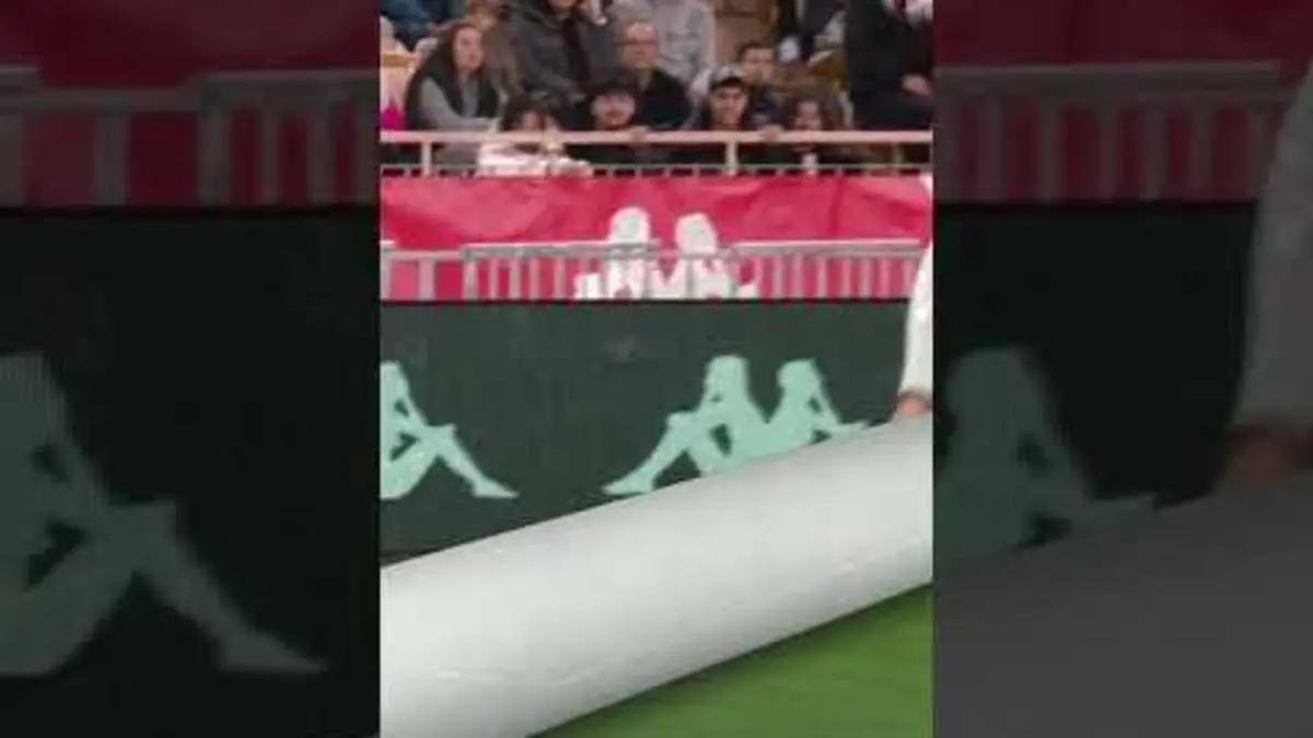 replay de Le retourné défensif de Singo !