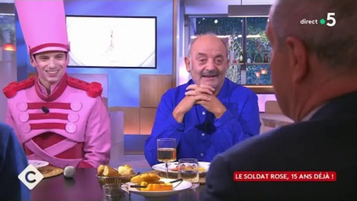 replay de Le soldat rose, 15 ans déjà ! - Louis Chedid et Merwan Benmansour - C à vous - 10/10/2023