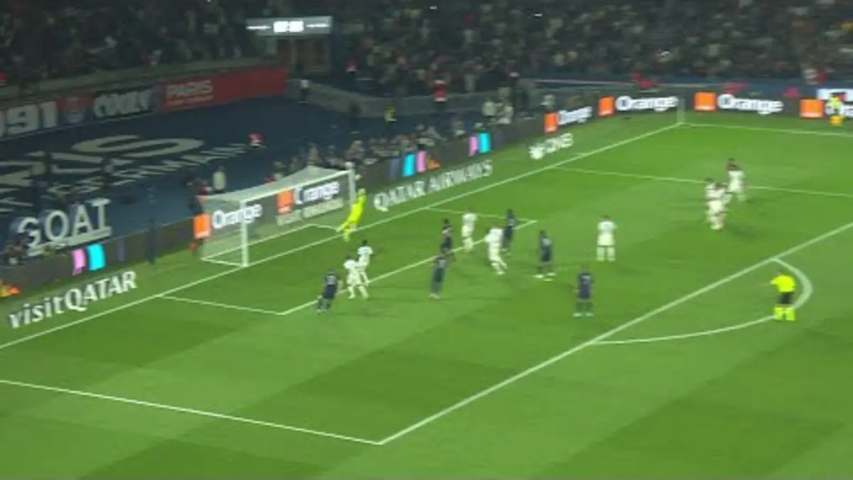 replay de Le sublime coup franc d'Achraf Hakimi !