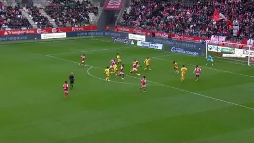 replay de Le superbe but en solitaire d'Ito !