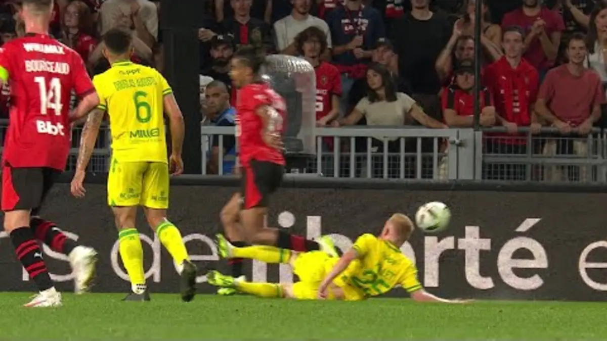 replay de Le superbe tacle de Florent Mollet !