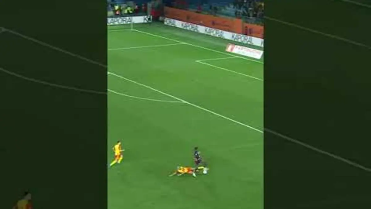 replay de Le tacle parfait de Facundo Medina