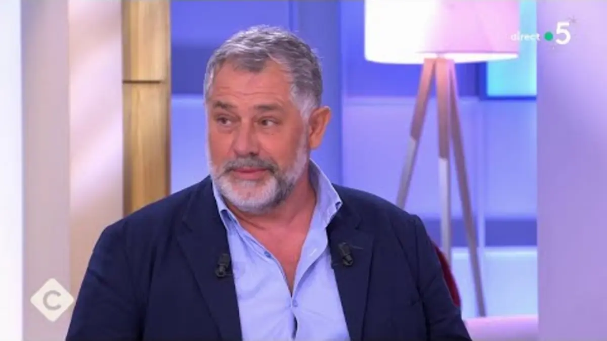 replay de Le voyage au pôle sud de Luc Jacquet - C à Vous - 15/12/2023